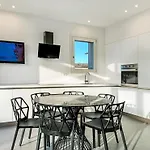 Sunbeam Terrace Apartmán *