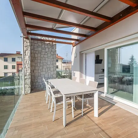 Sunbeam Terrace Apartment